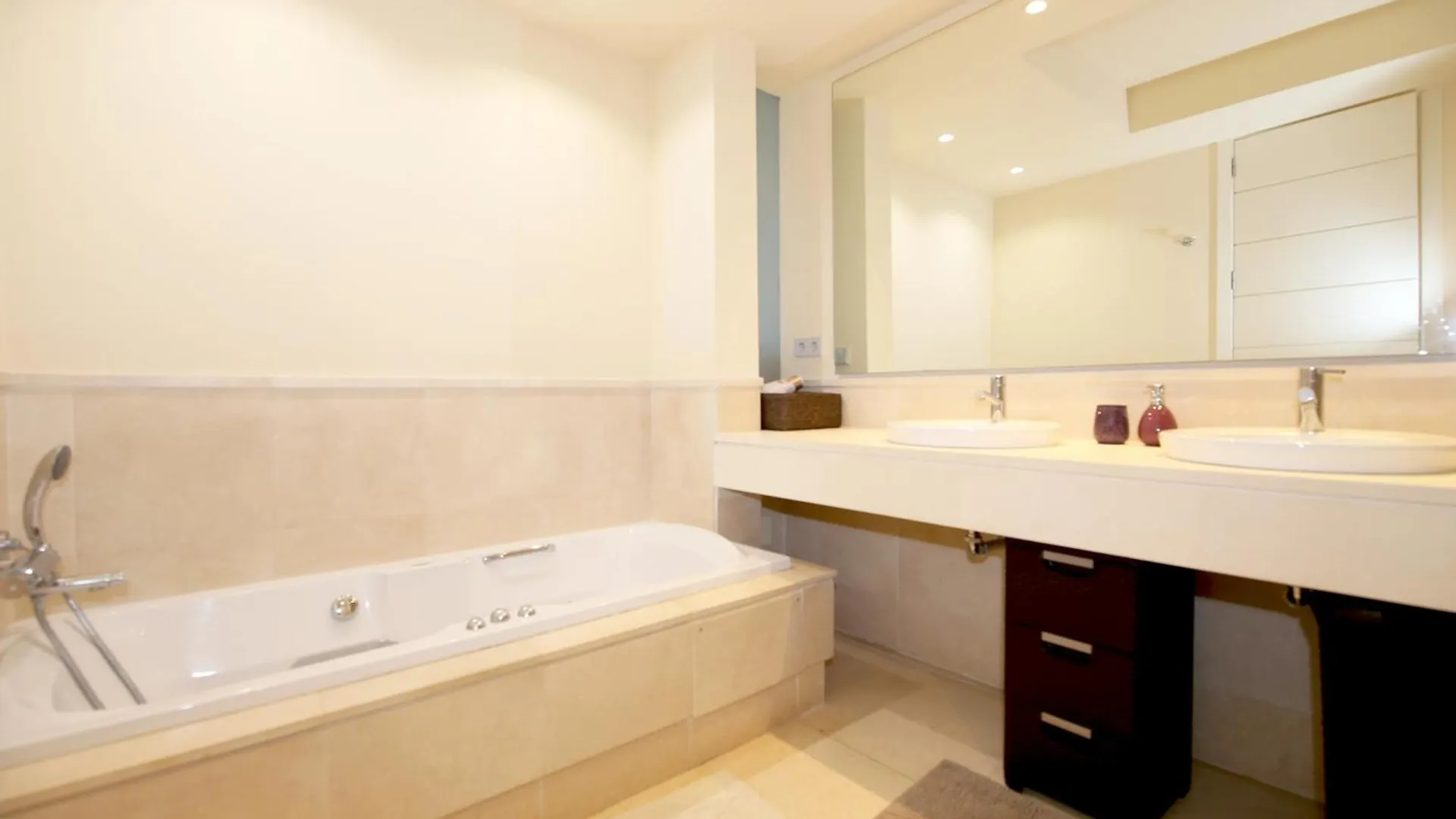Benahavis Apartment Oksana Εστεπόνα
